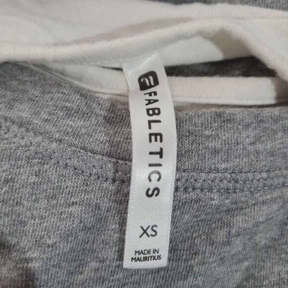Fabletics Gray Short Sleeve Women's Sweatshirt - Picture 3 of 5
